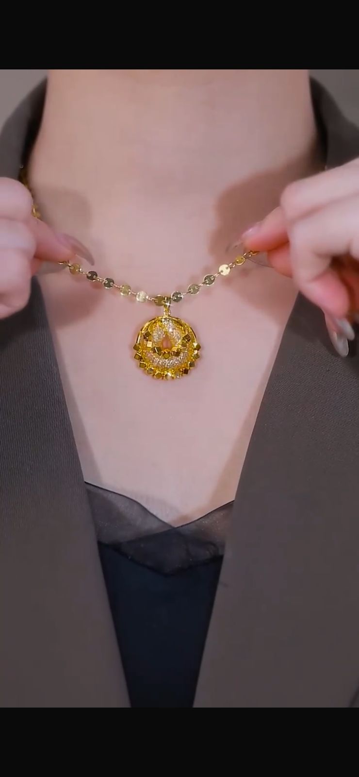 Gold Wire Mesh Zircon (18 k gold)